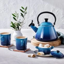 Le Creuset Kone Fluitketel 1,6 Liter Staal Azure 5 Le Creuset Kone Fluitketel 1,6 Liter Staal Azure -Le Creuset 40101022200000 alt4
