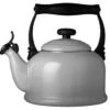 Le Creuset Tradition Fluitketel 2,1 Liter Staal Mist Grey 2 Le Creuset Tradition Fluitketel 2,1 Liter Staal Mist Grey -Le Creuset 92000800541000