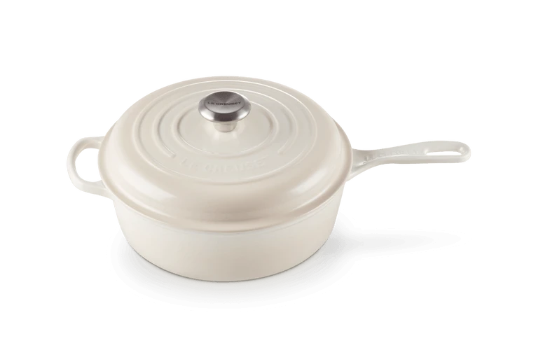 Le Creuset Signature Cassadou braadpan ø 26 cm gietijzer Meringue Le Creuset Signature Cassadou Braadpan ø 26 Cm Gietijzer Meringue -Le Creuset lc 20200116 hl ps fs 21079267164430 002