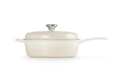 Le Creuset Signature Cassadou Braadpan ø 26 Cm Gietijzer Meringue 4 Le Creuset Signature Cassadou Braadpan ø 26 Cm Gietijzer Meringue -Le Creuset lc 20200116 hl ps fs 21079267164430 003