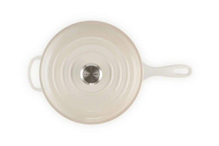 Le Creuset Signature Cassadou braadpan ø 26 cm gietijzer Meringue Le Creuset Signature Cassadou Braadpan ø 26 Cm Gietijzer Meringue -Le Creuset lc 20200116 hl ps fs 21079267164430 004