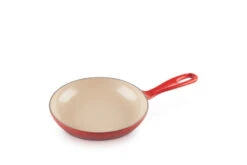 Le Creuset 2-in-1 Steelpan 2,3 Liter ø 22 Cm Gietijzer Kersrood -Le Creuset lc 20200512 fr ps fs 25044220602460 005