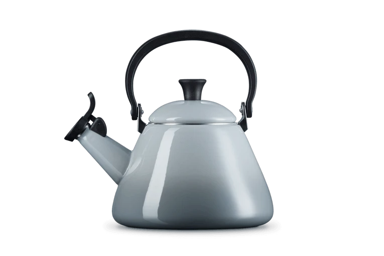 Le Creuset Kone fluitketel 1,6 liter staal Mist Grey Le Creuset Kone Fluitketel 1,6 Liter Staal Mist Grey -Le Creuset lc 20201215 zs ps fs 40101025410000 003