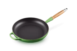 Le Creuset Koekenpan Rond Met Open Greep ø 28 Cm Gietijzer Bamboo 4 Le Creuset Koekenpan Rond Met Open Greep ø 28 Cm Gietijzer Bamboo -Le Creuset lc 20210721 hl ps fs 20258284080422 002 1