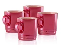 Le Creuset Metallics Mok 350 Ml Aardewerk Kersrood 4 Stuks 3 Le Creuset Metallics Mok 350 Ml Aardewerk Kersrood 4 Stuks -Le Creuset rs8759 lc 20190108 de ps 50198 2 scr