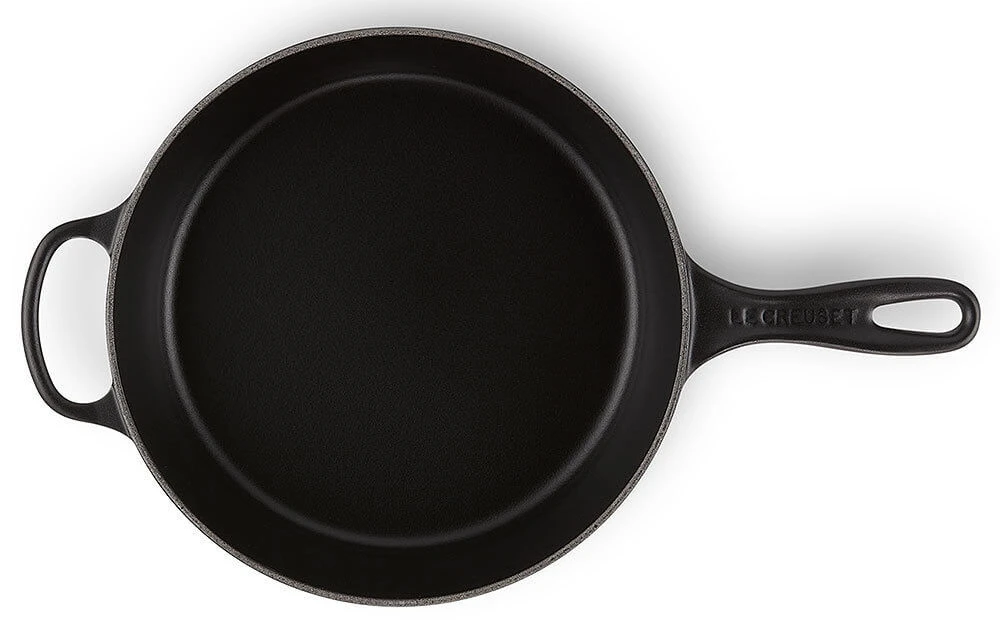 Le Creuset Signature Cassadou braadpan ø 26 cm gietijzer mat zwart Le Creuset Signature Cassadou Braadpan ø 26 Cm Gietijzer Mat Zwart -Le Creuset t 3f42069ad8a2a64bead9826b270548ae